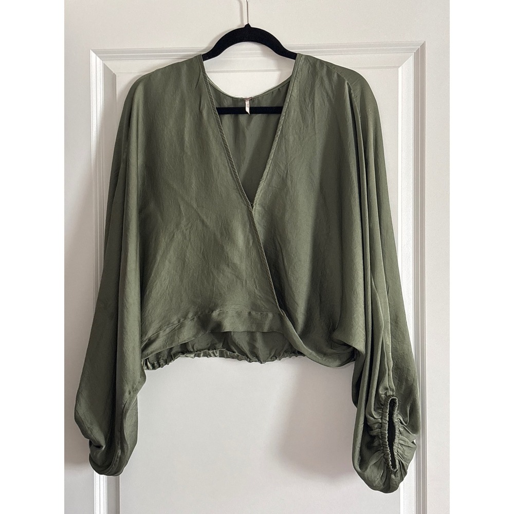 Free People Green Midnight Vibes Surplice Balloon Sleeve Cropped Blouse Size M - Picture 2 of 8